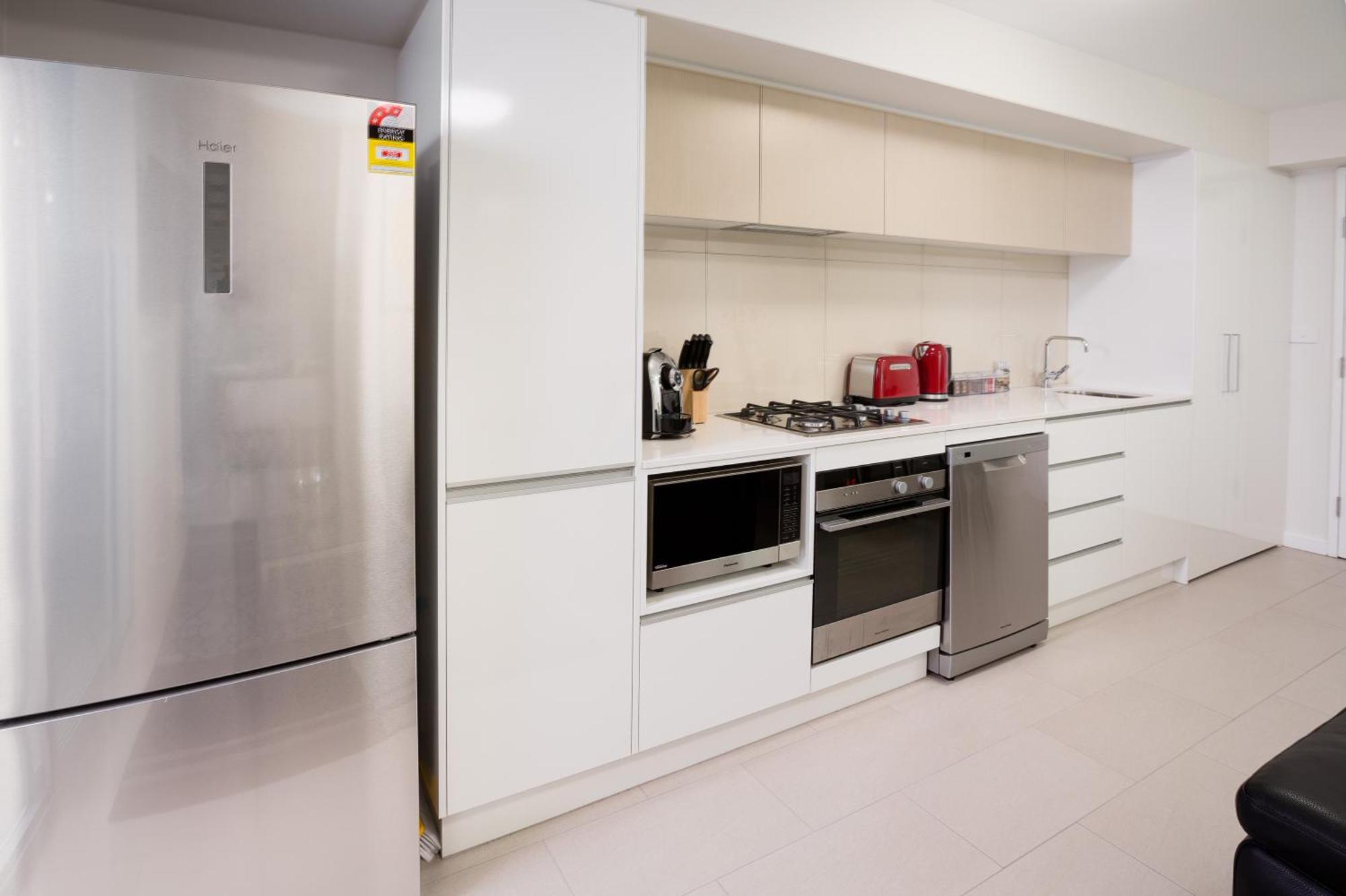 Hamilton Executive Apartments Нюкасъл Екстериор снимка