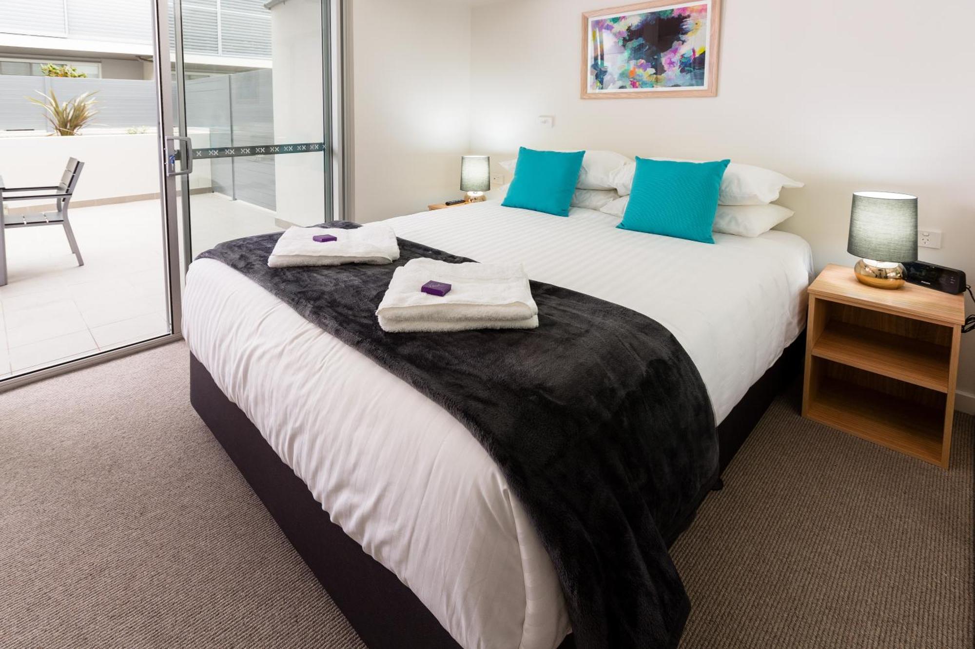 Hamilton Executive Apartments Нюкасъл Екстериор снимка