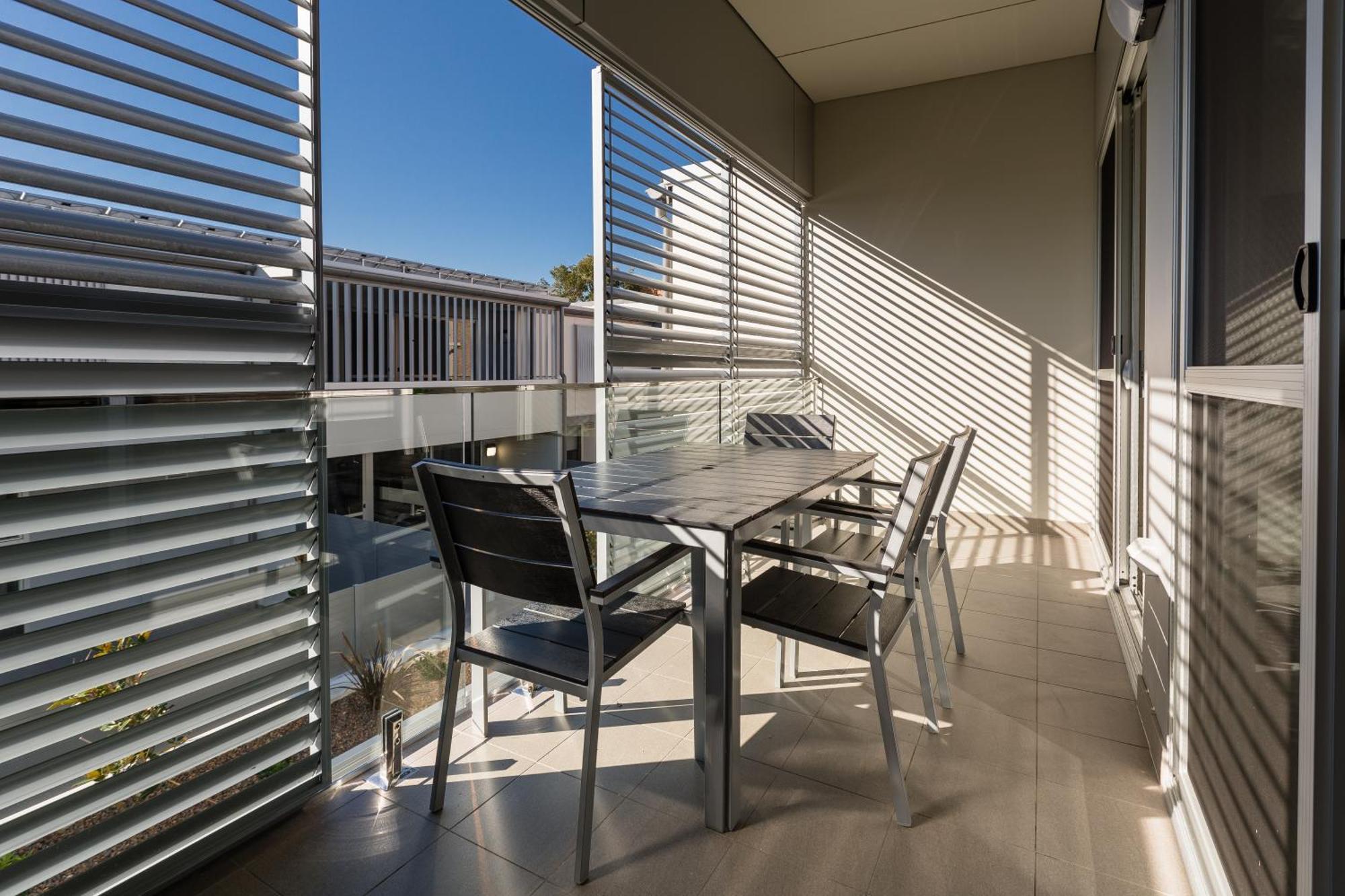 Hamilton Executive Apartments Нюкасъл Екстериор снимка