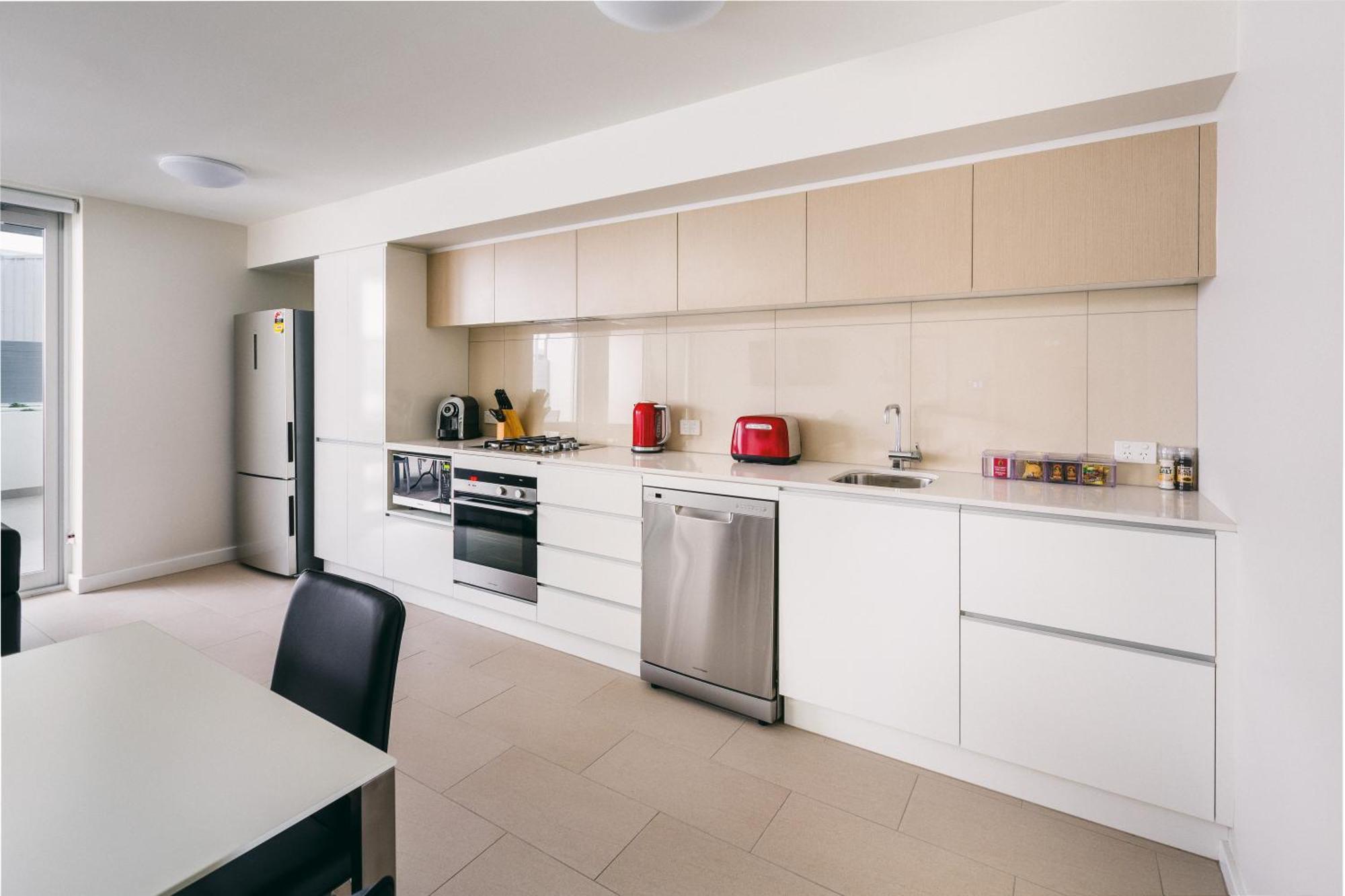 Hamilton Executive Apartments Нюкасъл Екстериор снимка