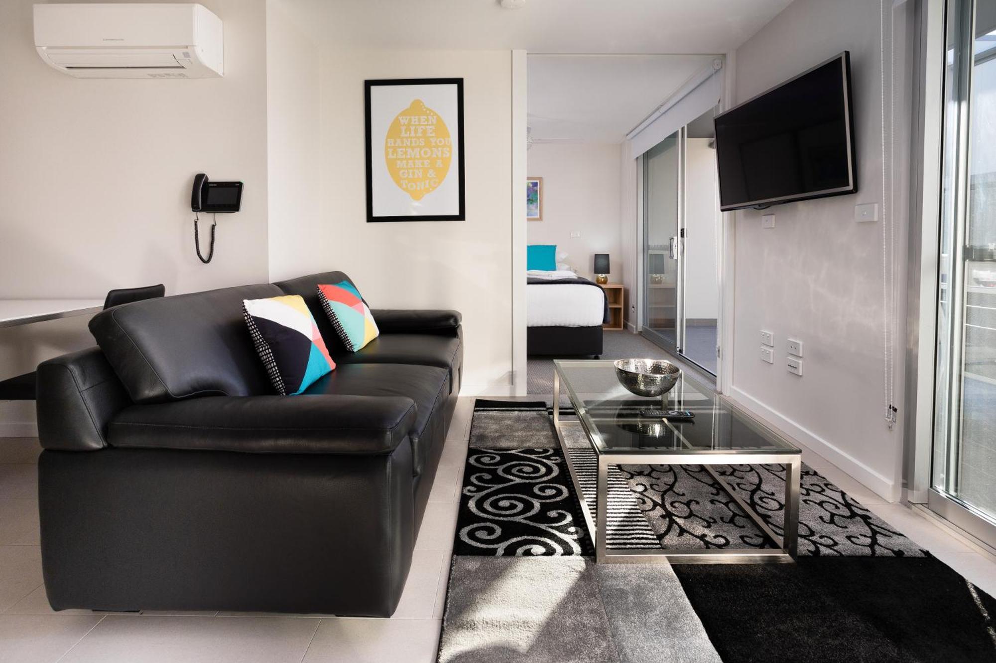 Hamilton Executive Apartments Нюкасъл Екстериор снимка