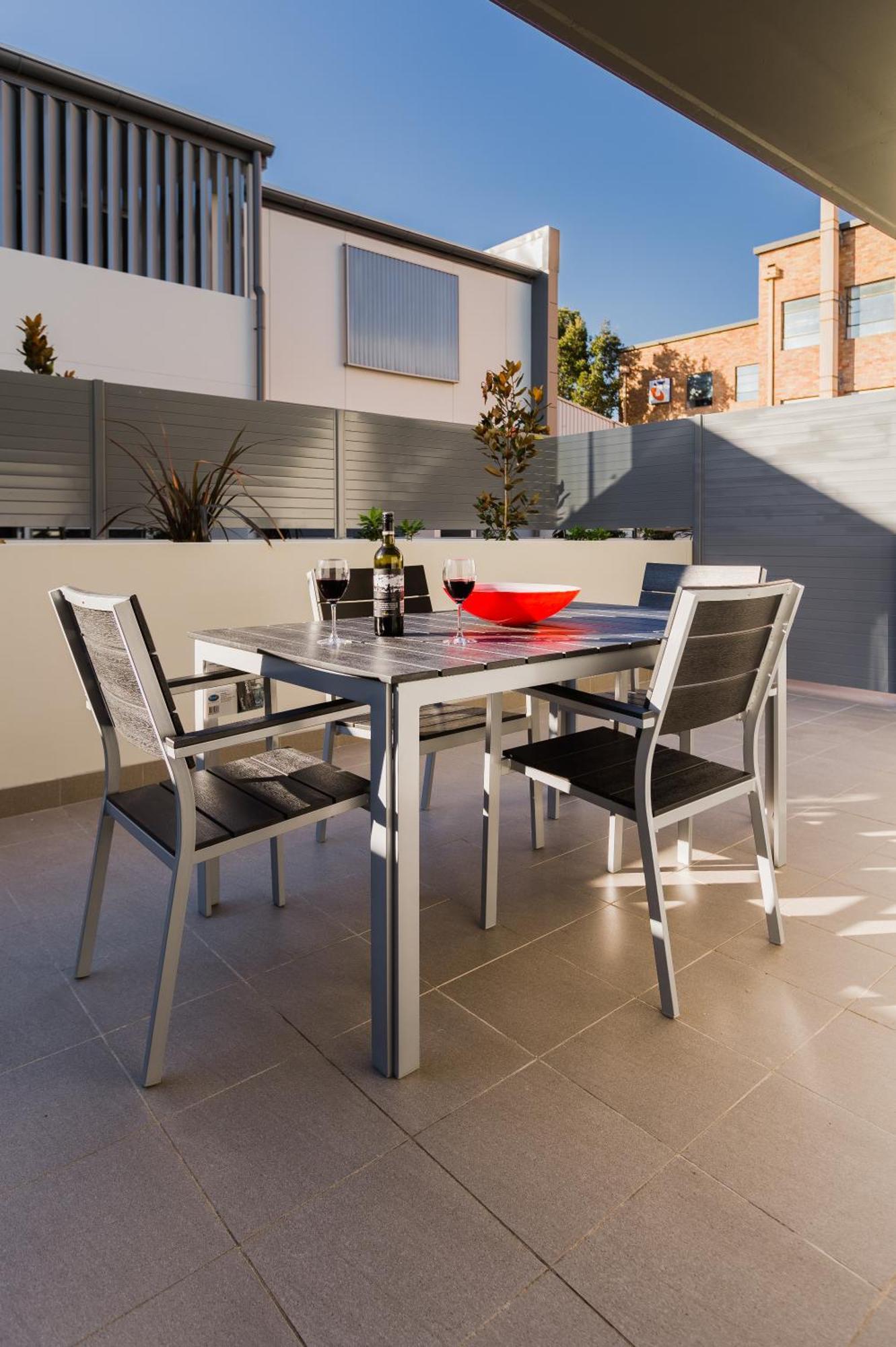 Hamilton Executive Apartments Нюкасъл Екстериор снимка