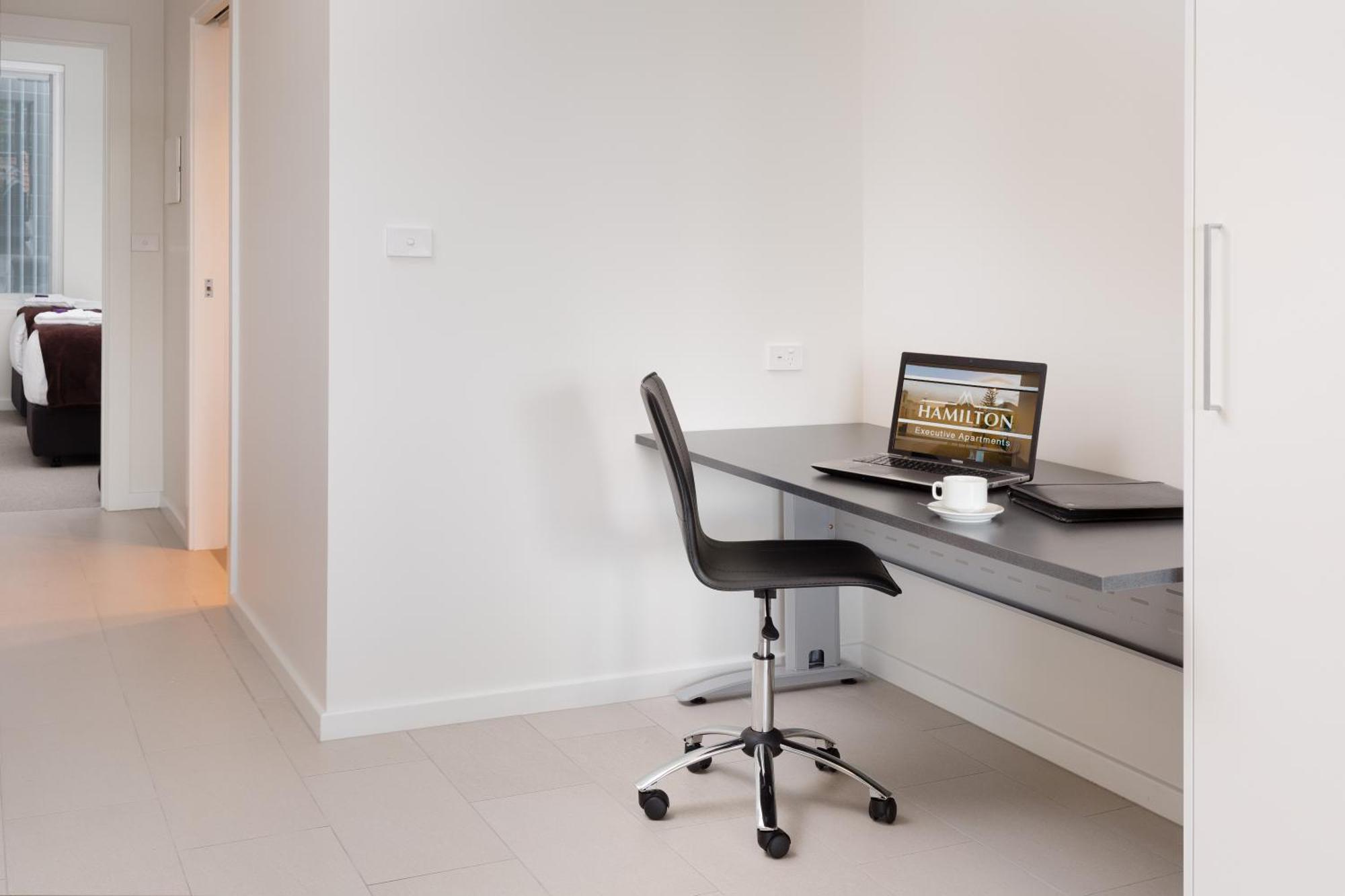 Hamilton Executive Apartments Нюкасъл Екстериор снимка