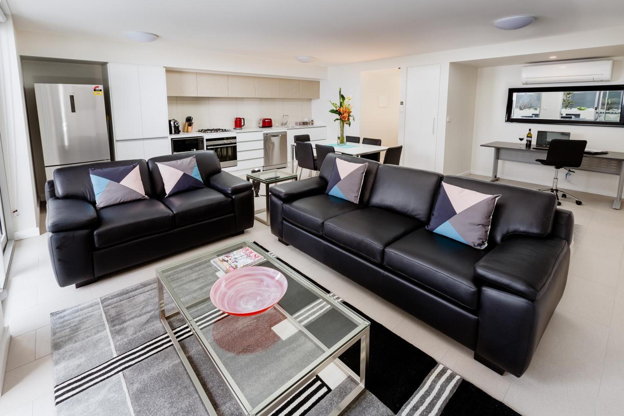 Hamilton Executive Apartments Нюкасъл Екстериор снимка