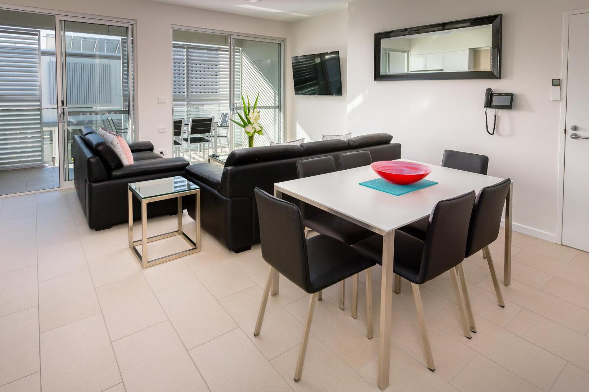 Hamilton Executive Apartments Нюкасъл Екстериор снимка