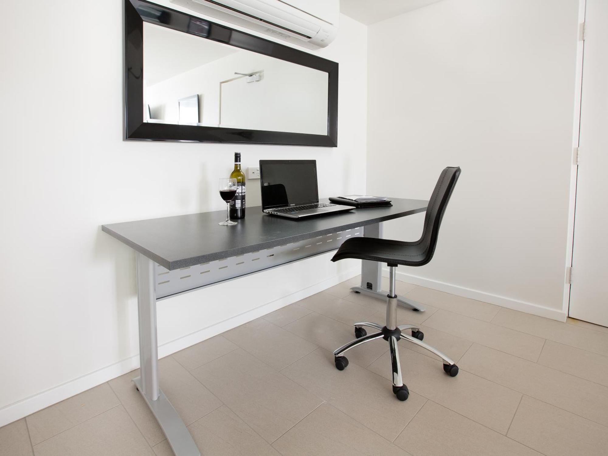 Hamilton Executive Apartments Нюкасъл Екстериор снимка