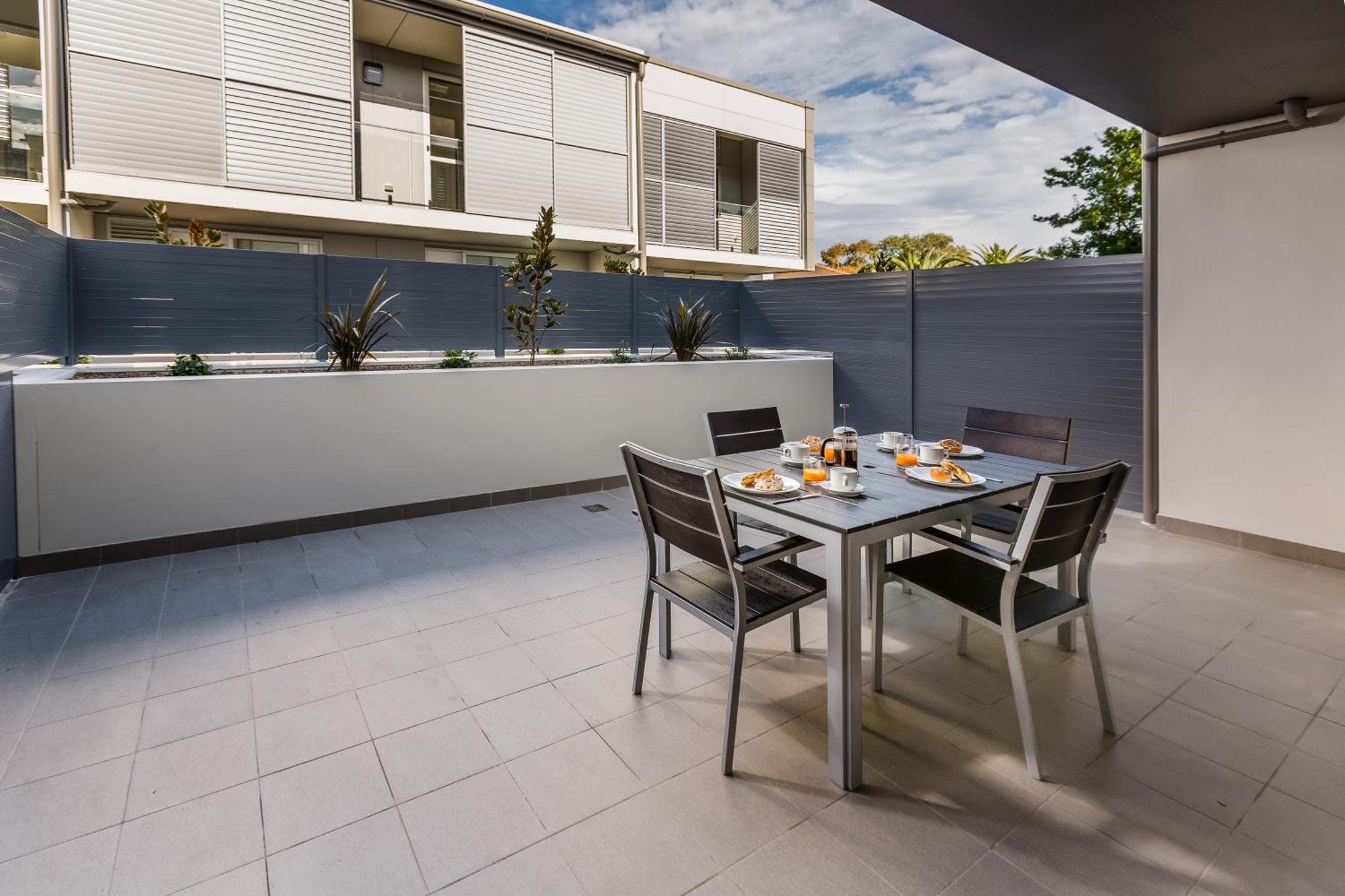 Hamilton Executive Apartments Нюкасъл Екстериор снимка