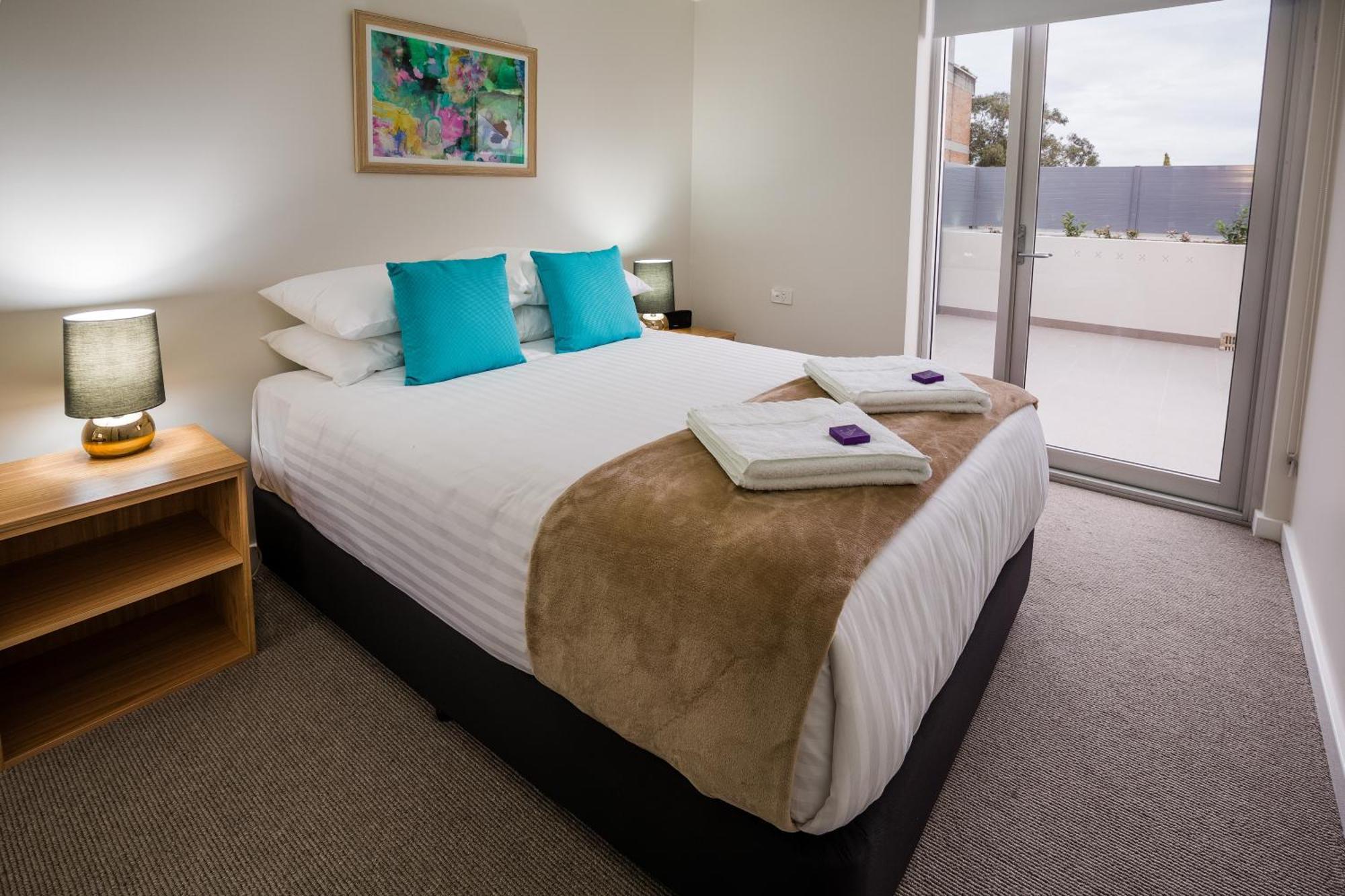 Hamilton Executive Apartments Нюкасъл Екстериор снимка