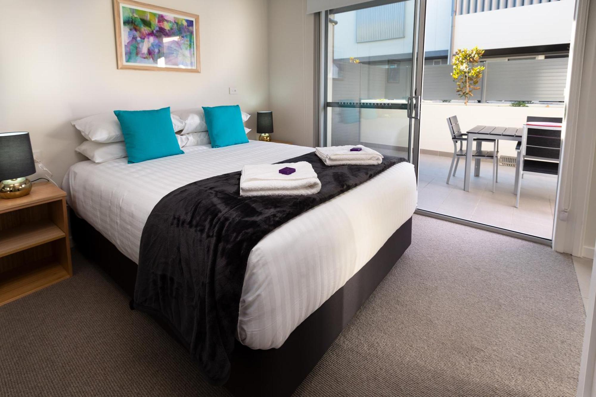 Hamilton Executive Apartments Нюкасъл Екстериор снимка